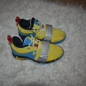 Nike PG 2.5  EUC  6.5 Y Women's size 7.5